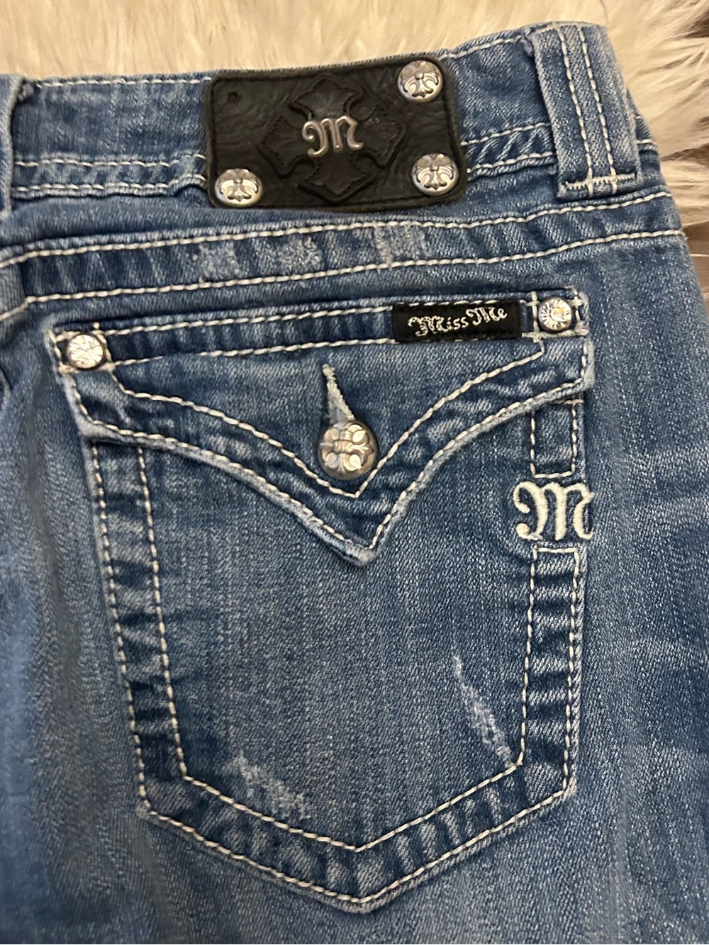 MISS ME Y2K 90’s Distressed Bejeweled Skinny Jeans